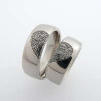 Trauringe-mit-besonderer-Aussengravur-1