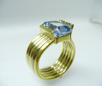 nur1_blautopasring_weissgold_gelbgold