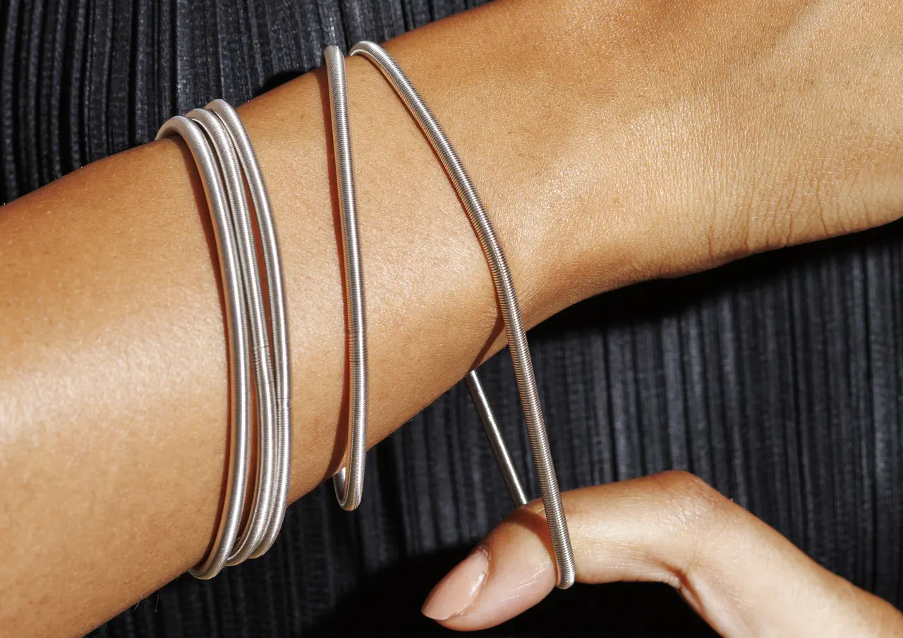 flexibles armband aus edelstahl